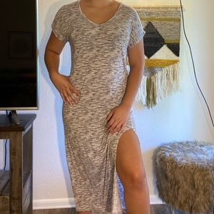 Ambrielle Gray & White Short Sleeve Maxi Dress!